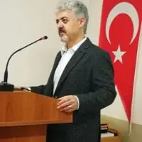 Birol Özçarıkçı, İstanbul'da butik İngilizce kursunu tavsiye ediyor.